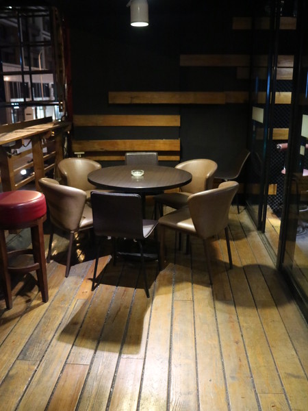 Alleycat's Stone-Oven-Baked Pizza 手工窯烤披薩(天母店Tien Mu)：【台北美食】聚餐看運動比賽好地方，Alleycat's Stone-Oven-Baked Pizza 手工窯烤披薩 / 天母店Tien Mu@芝山捷運站