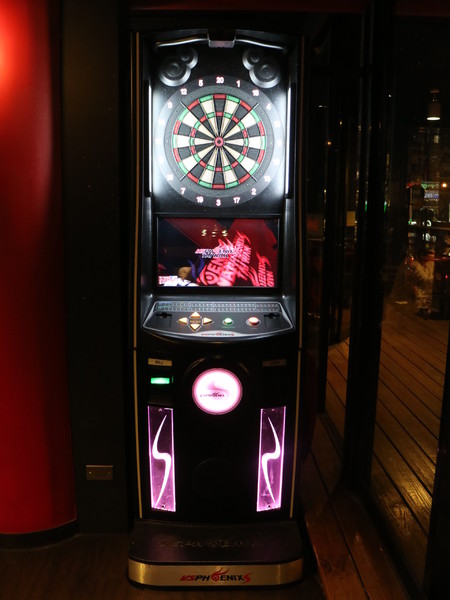 Alleycat's Stone-Oven-Baked Pizza 手工窯烤披薩(天母店Tien Mu)：【台北美食】聚餐看運動比賽好地方，Alleycat's Stone-Oven-Baked Pizza 手工窯烤披薩 / 天母店Tien Mu@芝山捷運站