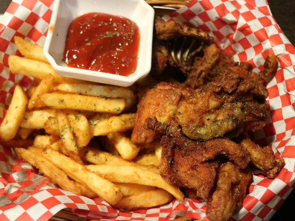 Alleycat's Stone-Oven-Baked Pizza 手工窯烤披薩(天母店Tien Mu)：【台北美食】聚餐看運動比賽好地方，Alleycat's Stone-Oven-Baked Pizza 手工窯烤披薩 / 天母店Tien Mu@芝山捷運站