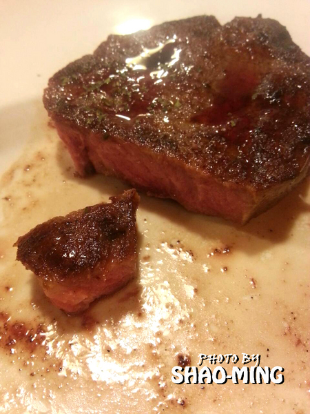 HUGE BURGER:(士林夜市)平價美式漢堡『HUGE BURGER 』超美味美式料理