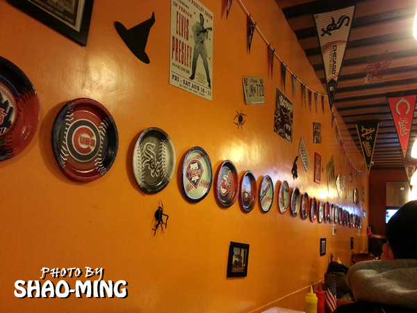 HUGE BURGER:(士林夜市)平價美式漢堡『HUGE BURGER 』超美味美式料理