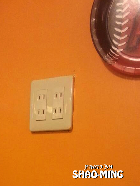 HUGE BURGER:(士林夜市)平價美式漢堡『HUGE BURGER 』超美味美式料理