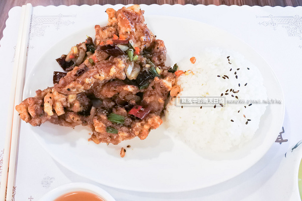 高麗味(忠誠店)：【平日午餐小確幸】天母高麗味韓式商業午餐　辣湯乾烹雞超味美