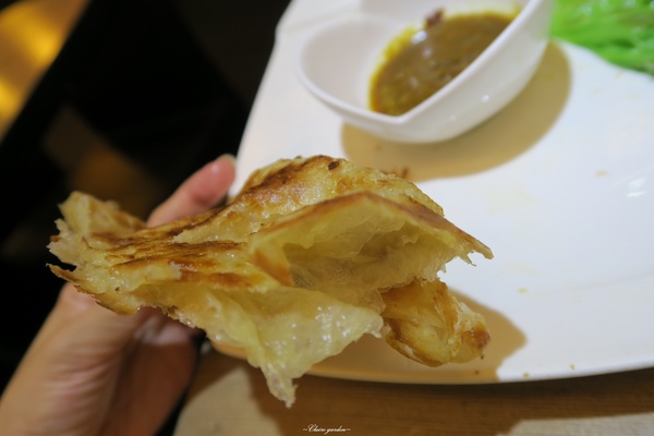 White Coffee 天母店：台北 天母 White Coffee~超美味新馬料理-海鮮炒麵、印度拋餅、牛油麵包