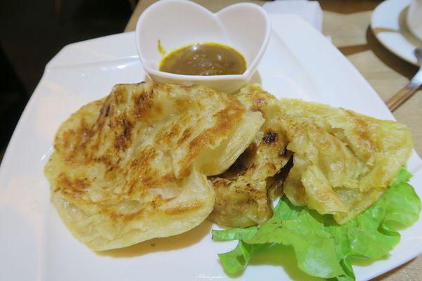 White Coffee 天母店：台北 天母 White Coffee~超美味新馬料理-海鮮炒麵、印度拋餅、牛油麵包