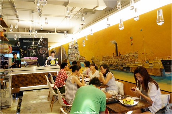 拓樸本然Topo Cafe:台北 天母 Topo~ 設計.天然.水燈泡