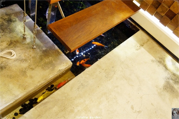 拓樸本然Topo Cafe:台北 天母 Topo~ 設計.天然.水燈泡