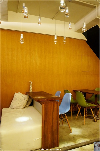 拓樸本然Topo Cafe:台北 天母 Topo~ 設計.天然.水燈泡