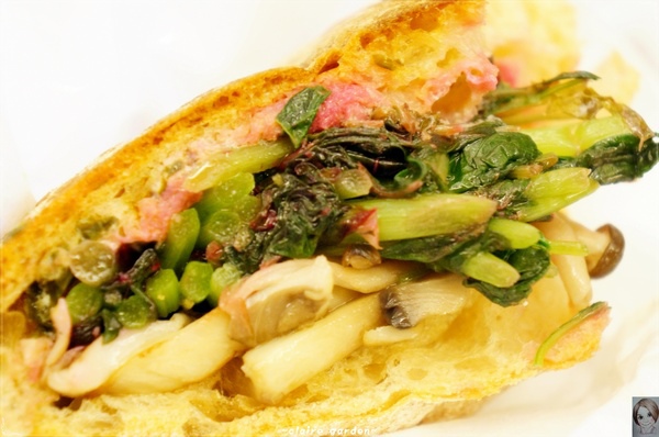 拓樸本然Topo Cafe:台北 天母 Topo~ 設計.天然.水燈泡