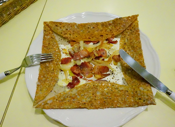 法蕾薄餅屋(天母店):【台北.天母】法蕾薄餅屋-「法式庭園配上美味道地薄餅!」