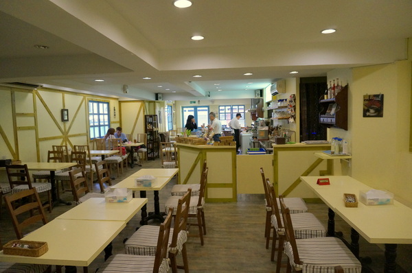 法蕾薄餅屋(天母店):【台北.天母】法蕾薄餅屋-「法式庭園配上美味道地薄餅!」