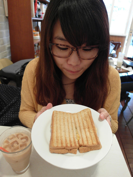 小確幸caf'e：近天母圓環－超牽絲義式熱烤三明治「小確幸cafe」