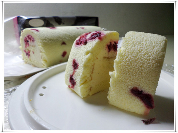 布列德：【宅配】什麼！！！！？蛋糕捲上開了花？好喜氣？→布列德