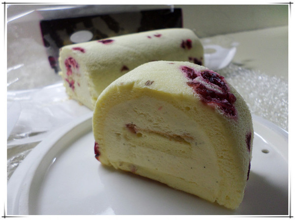 布列德：【宅配】什麼！！！！？蛋糕捲上開了花？好喜氣？→布列德