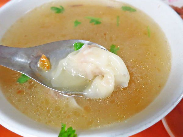 【台北美食】賣麵炎仔金泉小吃店-排隊人潮嚇死人的小吃店