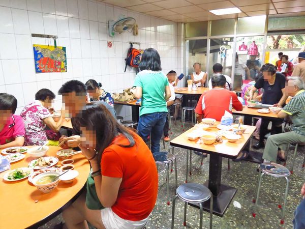 【台北美食】賣麵炎仔金泉小吃店-排隊人潮嚇死人的小吃店