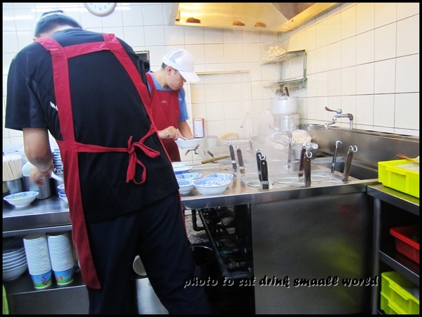 意麵王：80年古早味意麵王吃起來真是Q彈帶勁