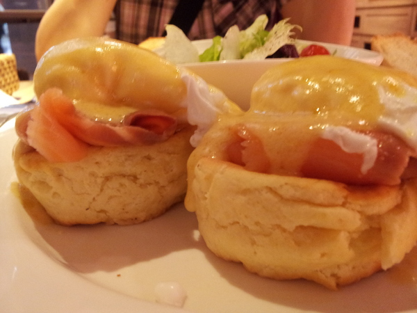 N.Y. Bagels Café(京站店)：【台北京站店】N.Y. Bagels Café　超誘人的班尼迪克蛋