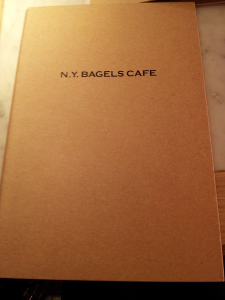 N.Y. Bagels Café(京站店)：【台北京站店】N.Y. Bagels Café　超誘人的班尼迪克蛋