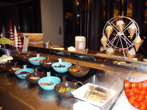 饗食天堂(京站店)：我的美食天堂--饗食天堂京站店之初体驗