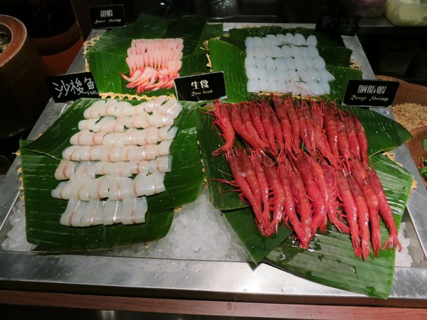 誠品-泰市場-泰式料理吃到飽-生魚片、海鮮