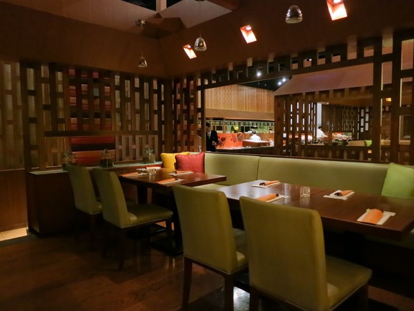 誠品-泰市場-泰式料理吃到飽-店內裝潢