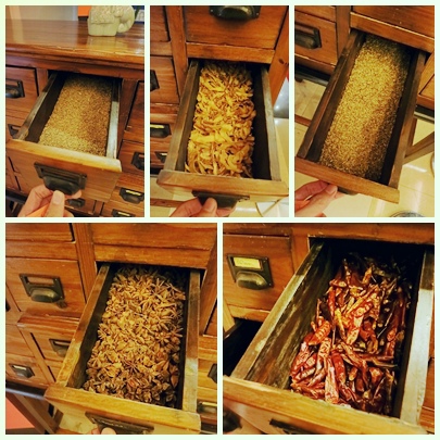 誠品-泰市場-泰式料理吃到飽-門口香料區