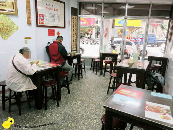 【台北】昌吉街豬血湯-香噴噴美味的魯肉飯-大腸湯