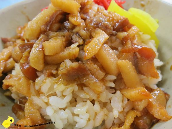 【台北】昌吉街豬血湯-香噴噴美味的魯肉飯-大腸湯