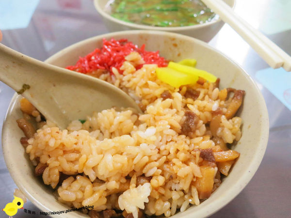 【台北】昌吉街豬血湯-香噴噴美味的魯肉飯-大腸湯