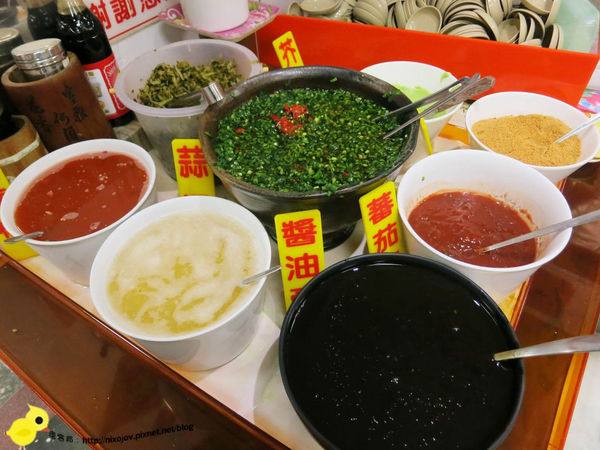 【台北】昌吉街豬血湯-香噴噴美味的魯肉飯-大腸湯