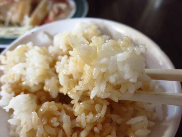 【台北美食】黑點雞肉-香噴噴粒粒分明的雞油飯