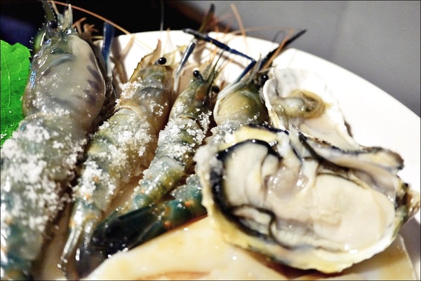 燒肉眾精緻炭火燒肉：烤物有特色、擺盤具匠心，適合上班族的休閒夜烤【燒肉眾精緻炭火燒肉】