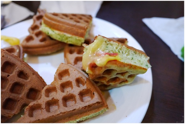 182巷鬆餅廚房：板橋也有盆栽奶茶？連男友都喜愛的好吃鬆餅在《182巷鬆餅廚房 》