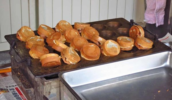 【板橋美食】楊家紅豆餅-1顆10元的超人氣紅豆餅