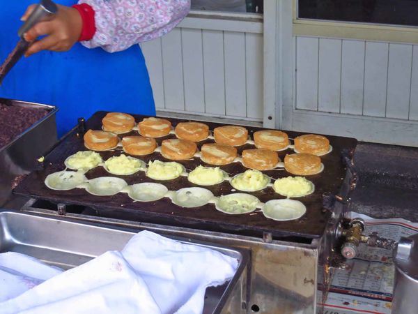 【板橋美食】楊家紅豆餅-1顆10元的超人氣紅豆餅
