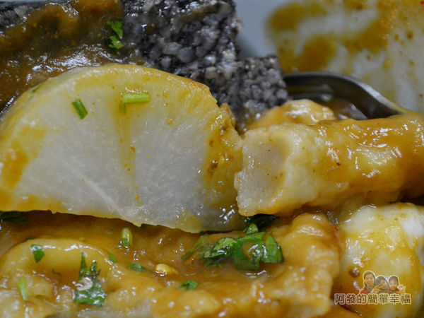 黃石市場-北門田不辣16-白蘿蔔與甜不辣剖面