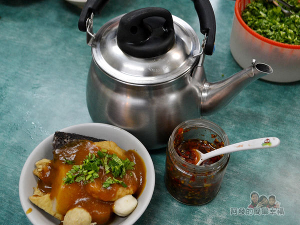 黃石市場-北門田不辣09-甜不辣的最佳拍檔