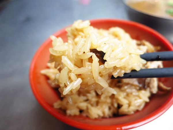 【板橋美食】邱家肉羹油飯-黃石市場祖傳三代老店的美味