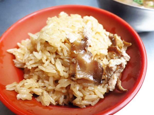 【板橋美食】邱家肉羹油飯-黃石市場祖傳三代老店的美味