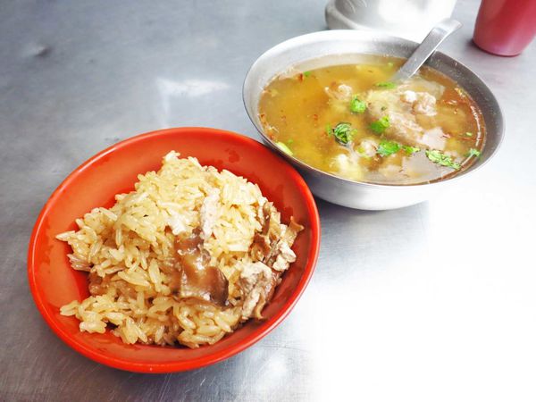 【板橋美食】邱家肉羹油飯-黃石市場祖傳三代老店的美味