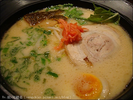 樂麵屋(永康公園)：［永康商圈］樂麵屋．永康公園店｜炸雞比拉麵更吸引我