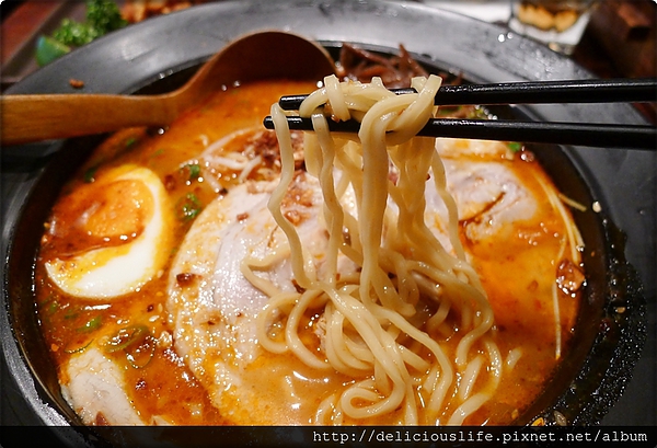 叉燒辣辣豚骨拉麵麵條