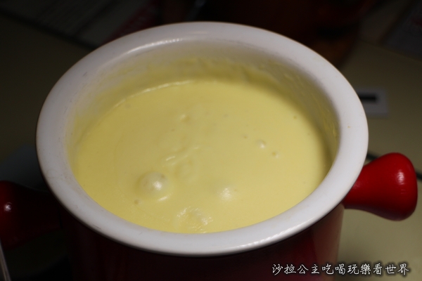 上癮異國小廚:拉出100公分的起司『上癮異國小廚』二個七年級女生的店/板橋車站/異國料理