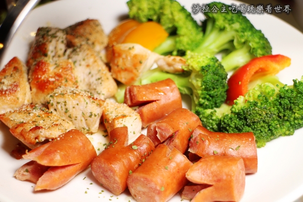 上癮異國小廚:拉出100公分的起司『上癮異國小廚』二個七年級女生的店/板橋車站/異國料理