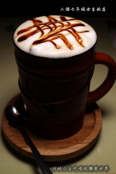 上癮異國小廚:拉出100公分的起司『上癮異國小廚』二個七年級女生的店/板橋車站/異國料理