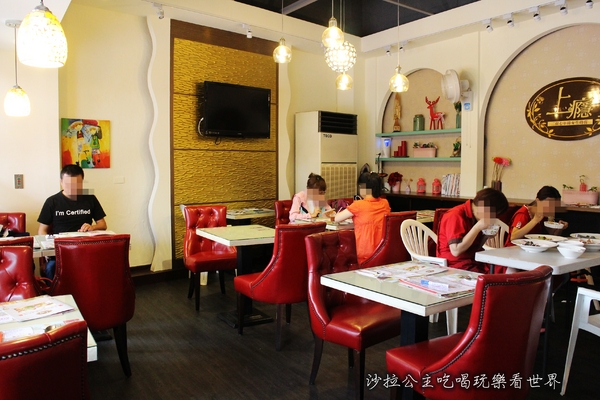 上癮異國小廚:拉出100公分的起司『上癮異國小廚』二個七年級女生的店/板橋車站/異國料理