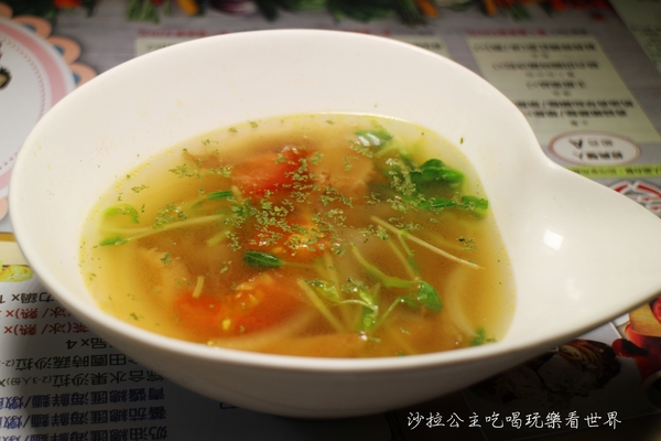 上癮異國小廚:拉出100公分的起司『上癮異國小廚』二個七年級女生的店/板橋車站/異國料理