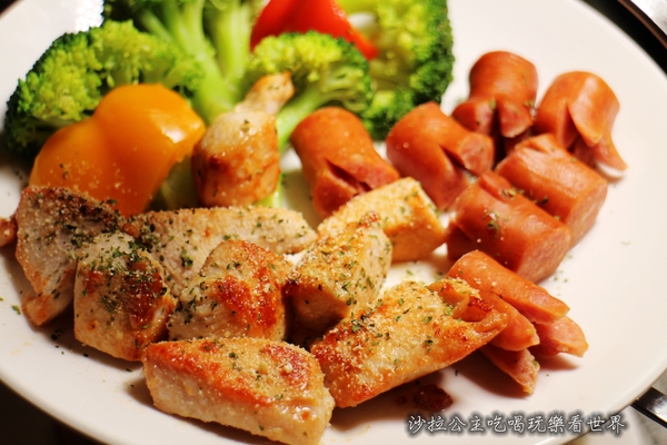 上癮異國小廚:拉出100公分的起司『上癮異國小廚』二個七年級女生的店/板橋車站/異國料理