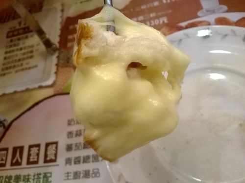 上癮異國小廚:你儂我儂的瑞士起司鍋&新北市政府marry christmas~上癮異國小廚